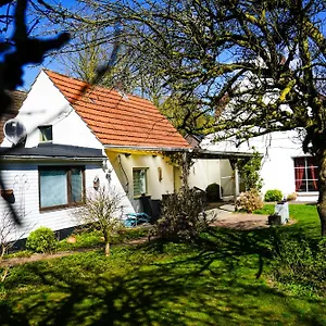 Gemuetliches Haus Mit Grossem Traumhaften Garten , Bremen Deutschland